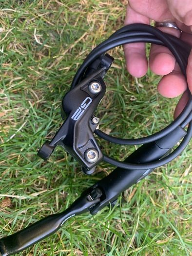 Pair SRAM G2R hydraulic mtb brakes