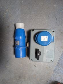 K Commando 32A 220V Interlocked Switched Socket (LN 9643) and plug