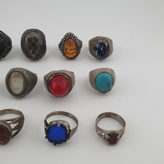 Antique 15 Heritage Style Rings Mixed Brass Glass & Decorative Stone Collection