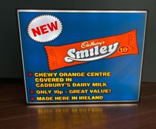 Retro Smiley Bar Lightbox