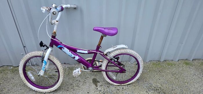 Girls bike