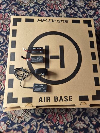 AR Parrot Drone like new complete in box
