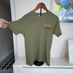 Khaki Green Short Sleeved Crew Neck Tee Shirt from Jack & Jones. Size: Small