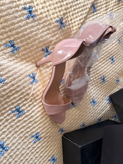Extra wide sandals brand new in box