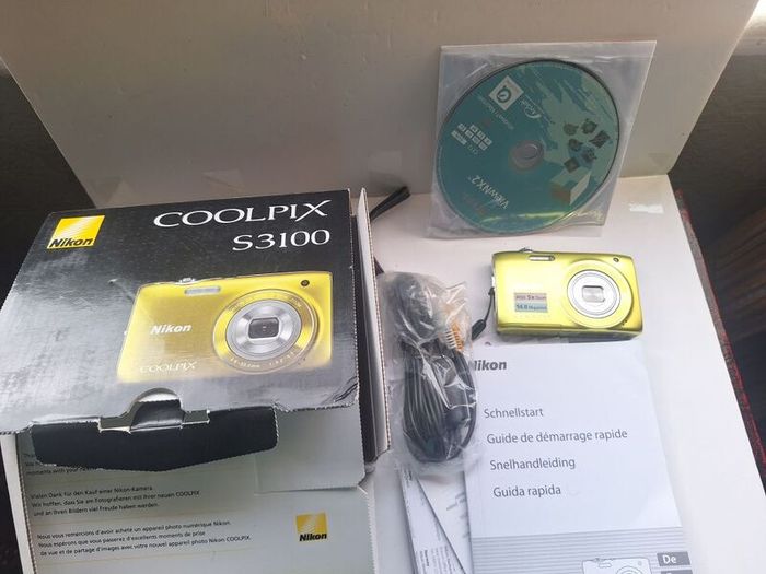Nikon Coolpix S3100 14 mp digital camera