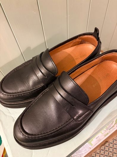 Black loafers - shoe the bear