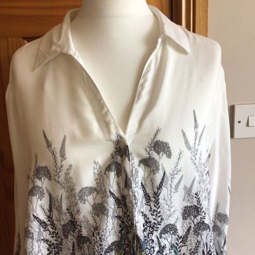 Per una Ladies Blouse white black yellow blue Size 18 includes postage