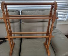 Pine clothes rack