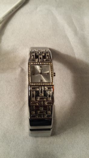 Ladies watch GUESS