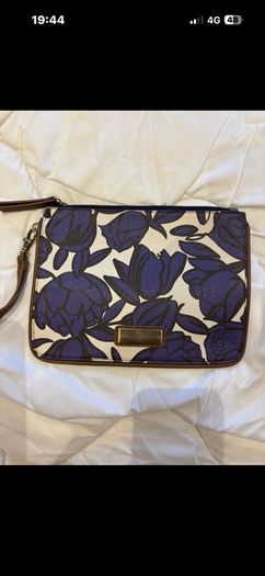 Dickens & Jones wristlet - NWOT