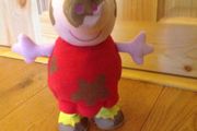 Peppa a Pig Jumping in Muddy Puddles Peppa
