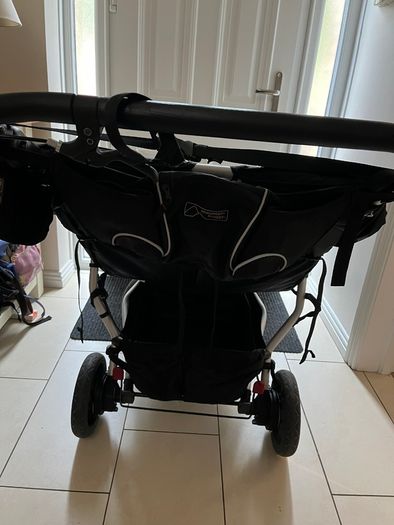 Mountain buggy Duet