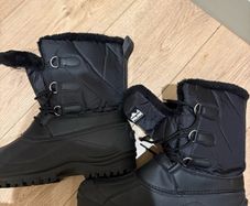 Adult Snow boots. Size 9.5