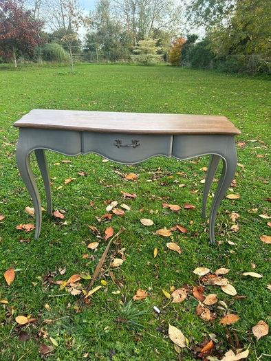 Hall Console