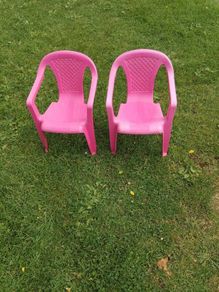 2 kids chairs