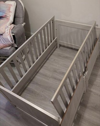 Mamas & Papas Atlas 2 in 1 Convertible Cot bed Toddler Bed