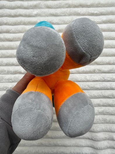 Palz Orange Plush Soft Giraffe His neck is a bit too loose Used Please look at the pictures