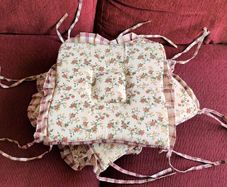 4 Chair Cushions. Like 'New'