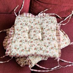 4 Chair Cushions. Like 'New'