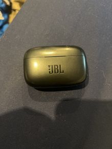 JBL Live 300TWS earphones