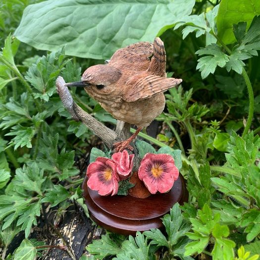 Vintage Wren With Pansies Figurine By Country Artist Andrew MacCallum
