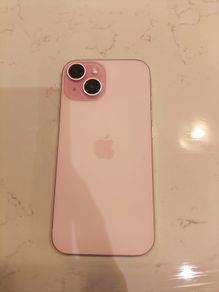 iPhone 15 Pink