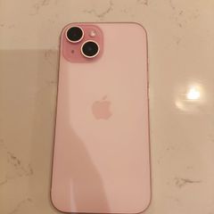 iPhone 15 Pink
