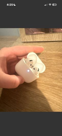 AirPod 4s