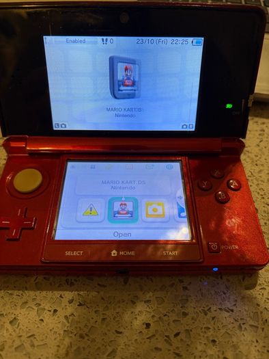 Nintendo 3DS Metallic Red + 3 Games & Charger - R Button Fault