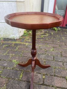 Pie crust Leather top wine table