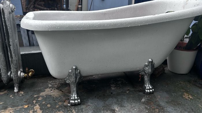 Ex Showroom Niki Bathrooms Free Standing Bath with Silver Claw Feet