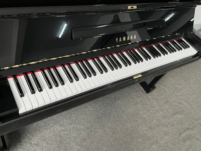 Yamaha U3F Upright Piano, Polished Ebony, Refurbished