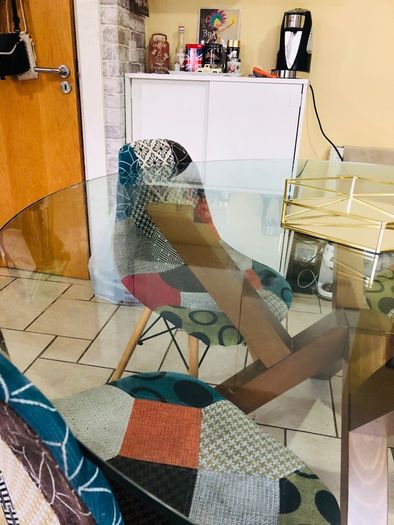 Glass Table & 4 Chairs