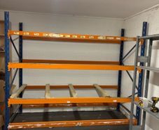 Bay of pallet racking 2.8 x1.2 x 2.4 high