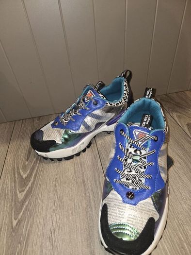 Seaside ladies trainers/shoes
