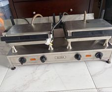 Electric commercial Silesia smooth grill