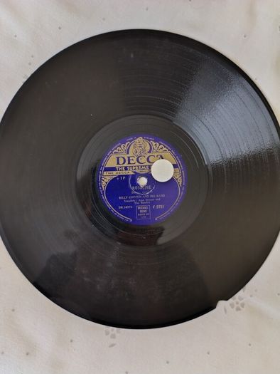 6 Gramophone Records.  Various labels.