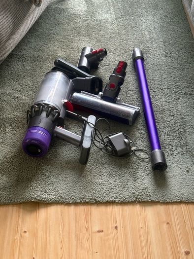 dyson  v11 absolut