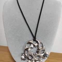 Sterling silver natural pearls necklace