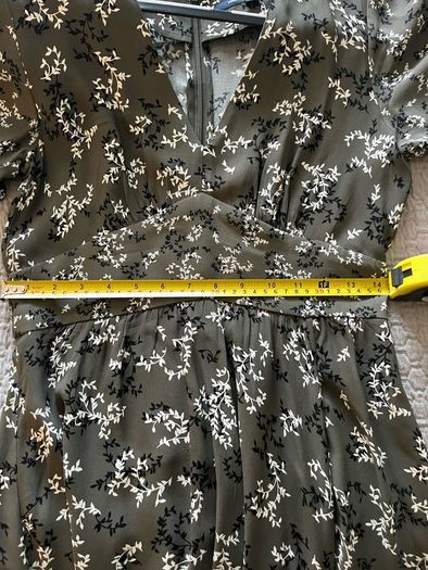 French Connection Dress . Size 8 . Great cond