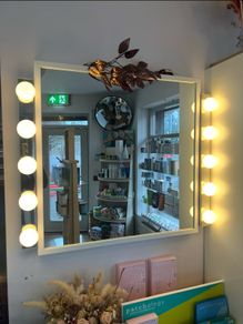 Mirror & Lights