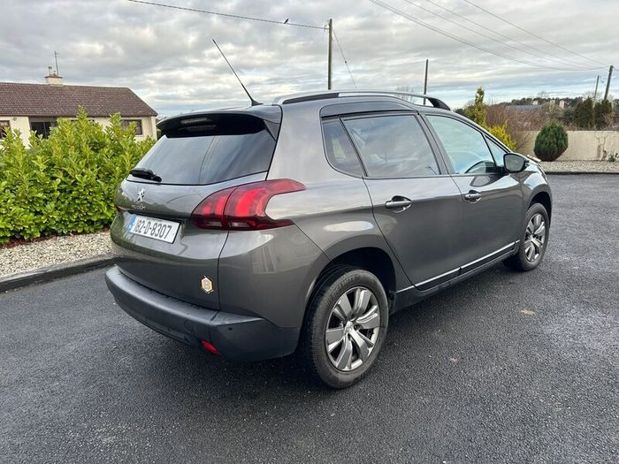 2018 Peugeot 2008 1.2 petrol with warranty