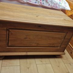 Blanket box