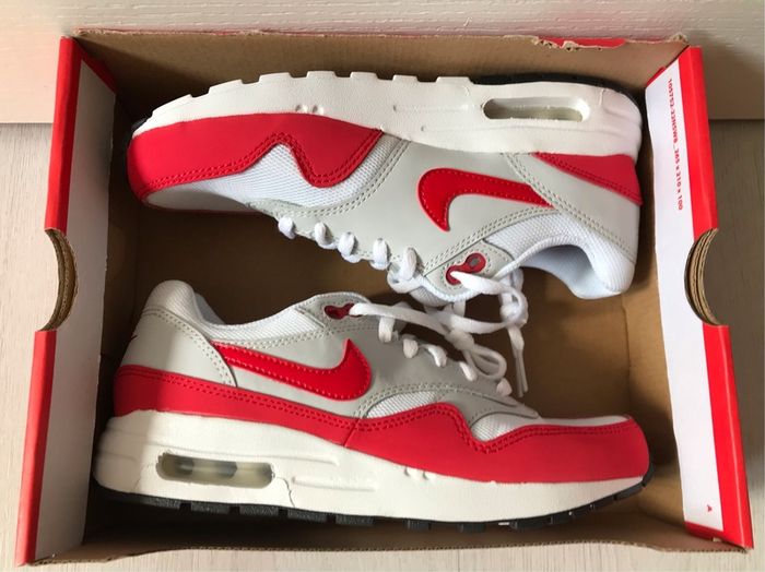 Nike Air Max 1 University Red UK Kids 4.5 Brand New and Unworn
