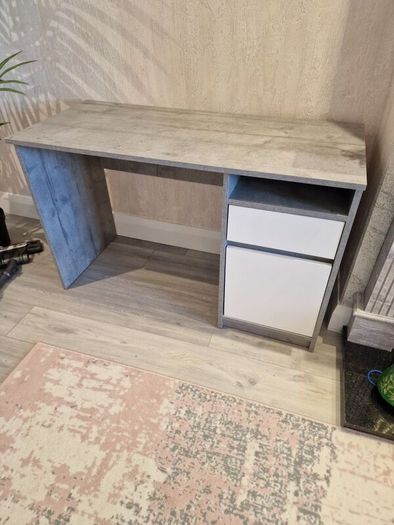 computer desk