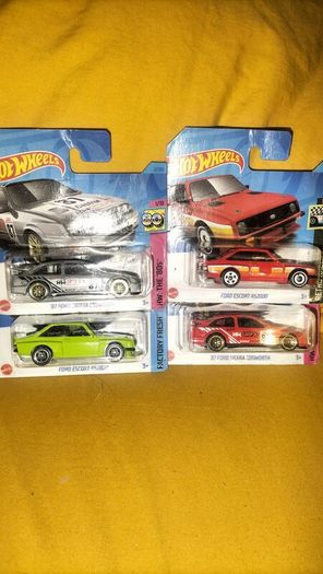 hot wheels  job lot fords Rs