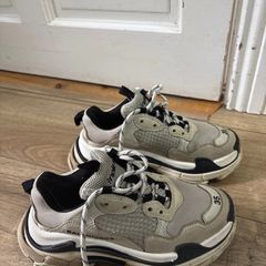Balenciaga triple s trainers