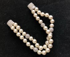 pearl bracelet