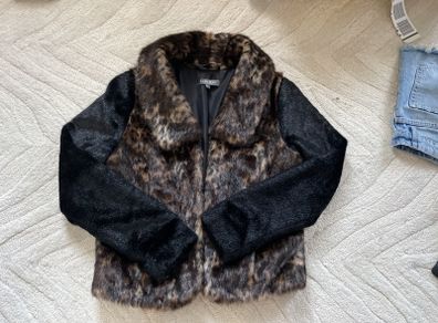 Elegant faux fur coat (8)