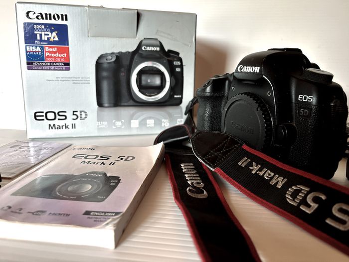 Canon EOS 5D Mark II (Low Shutter Count 31k)  Excellent Condition